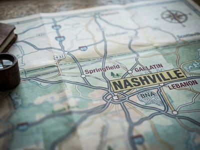 Road map of Tennessee with Nashville highlighted among surrounding towns
